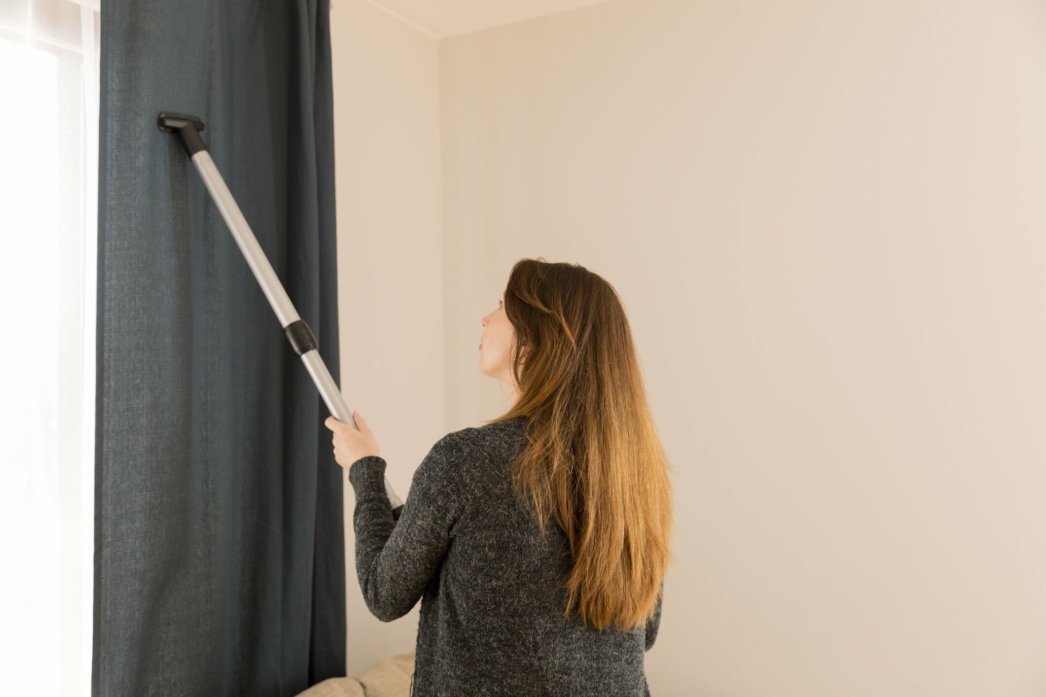 Cleaning curtains