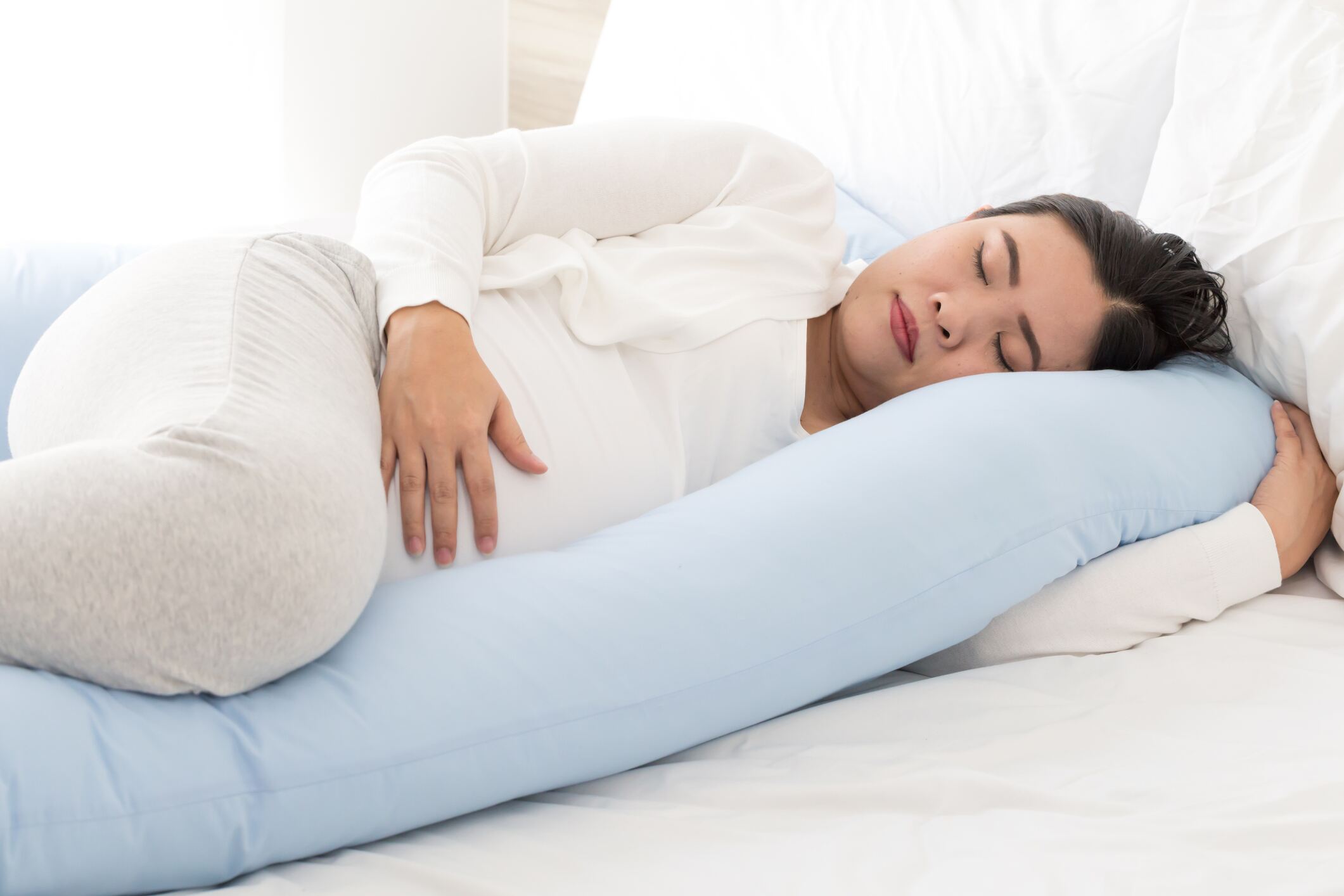 How to sleep better while pregnant
